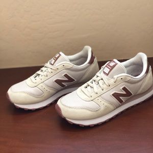 Women’s New Balance sneakers 6.5